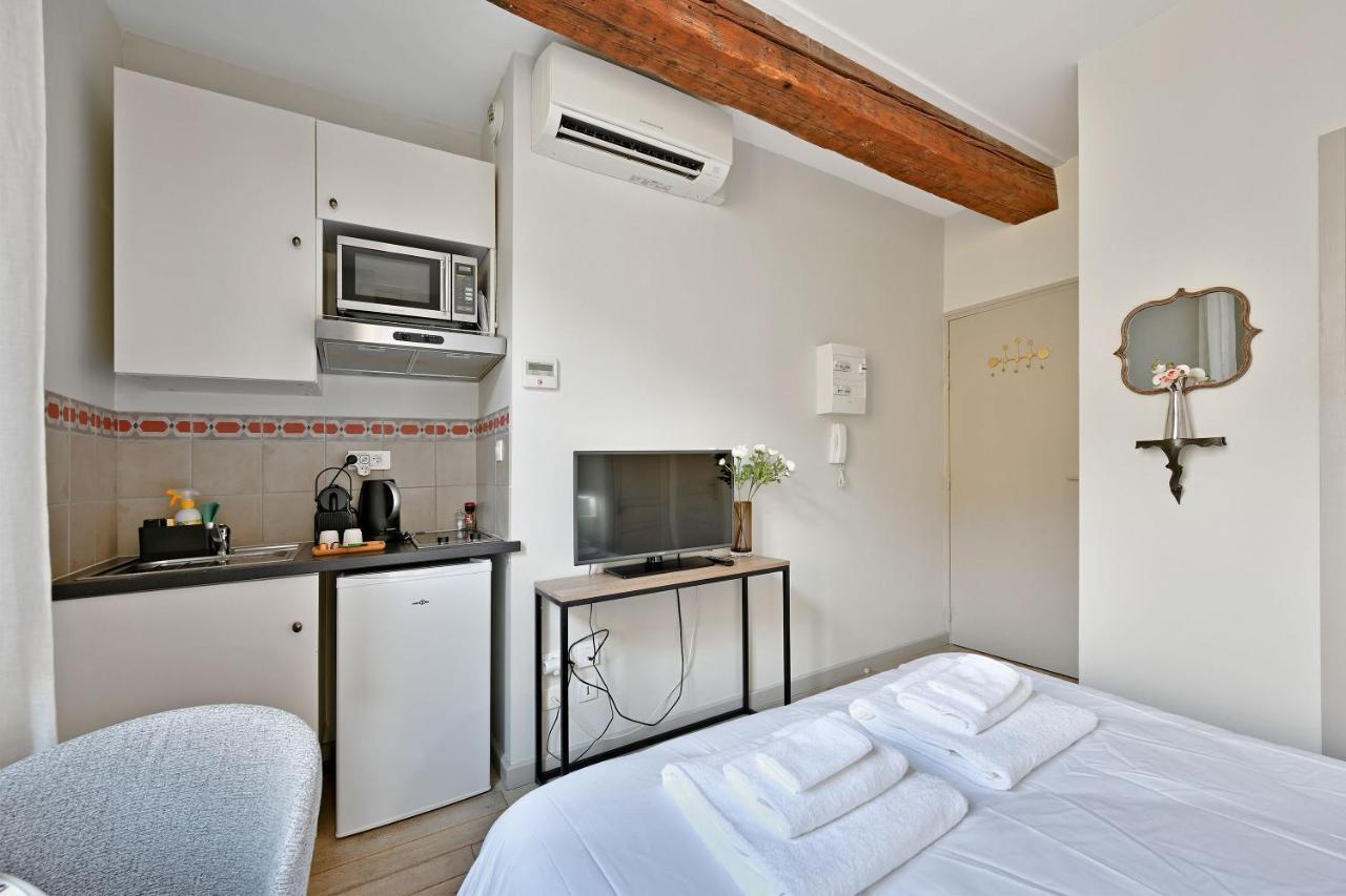 Au Coeur Des Papes, Dans Batisse De Charme Studios & Appartements En Coeur De Ville Avignon Exterior foto