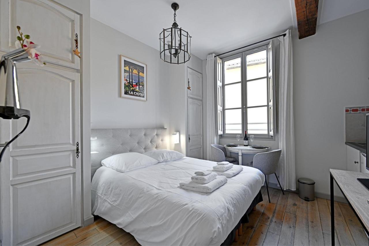 Au Coeur Des Papes, Dans Batisse De Charme Studios & Appartements En Coeur De Ville Avignon Exterior foto