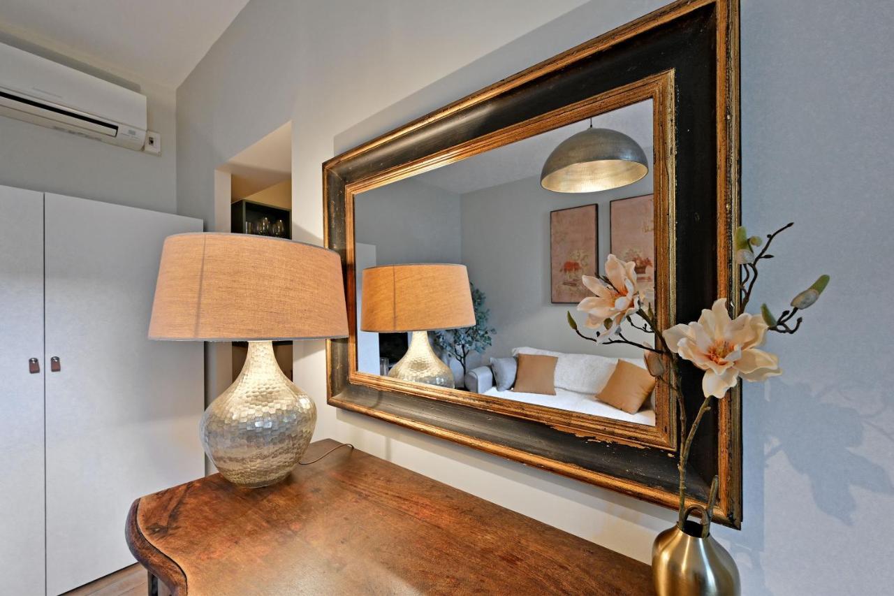 Au Coeur Des Papes, Dans Batisse De Charme Studios & Appartements En Coeur De Ville Avignon Exterior foto