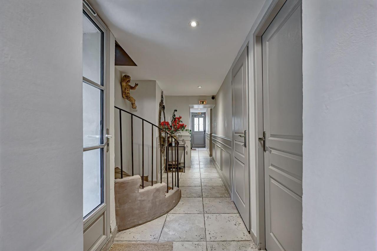 Au Coeur Des Papes, Dans Batisse De Charme Studios & Appartements En Coeur De Ville Avignon Exterior foto