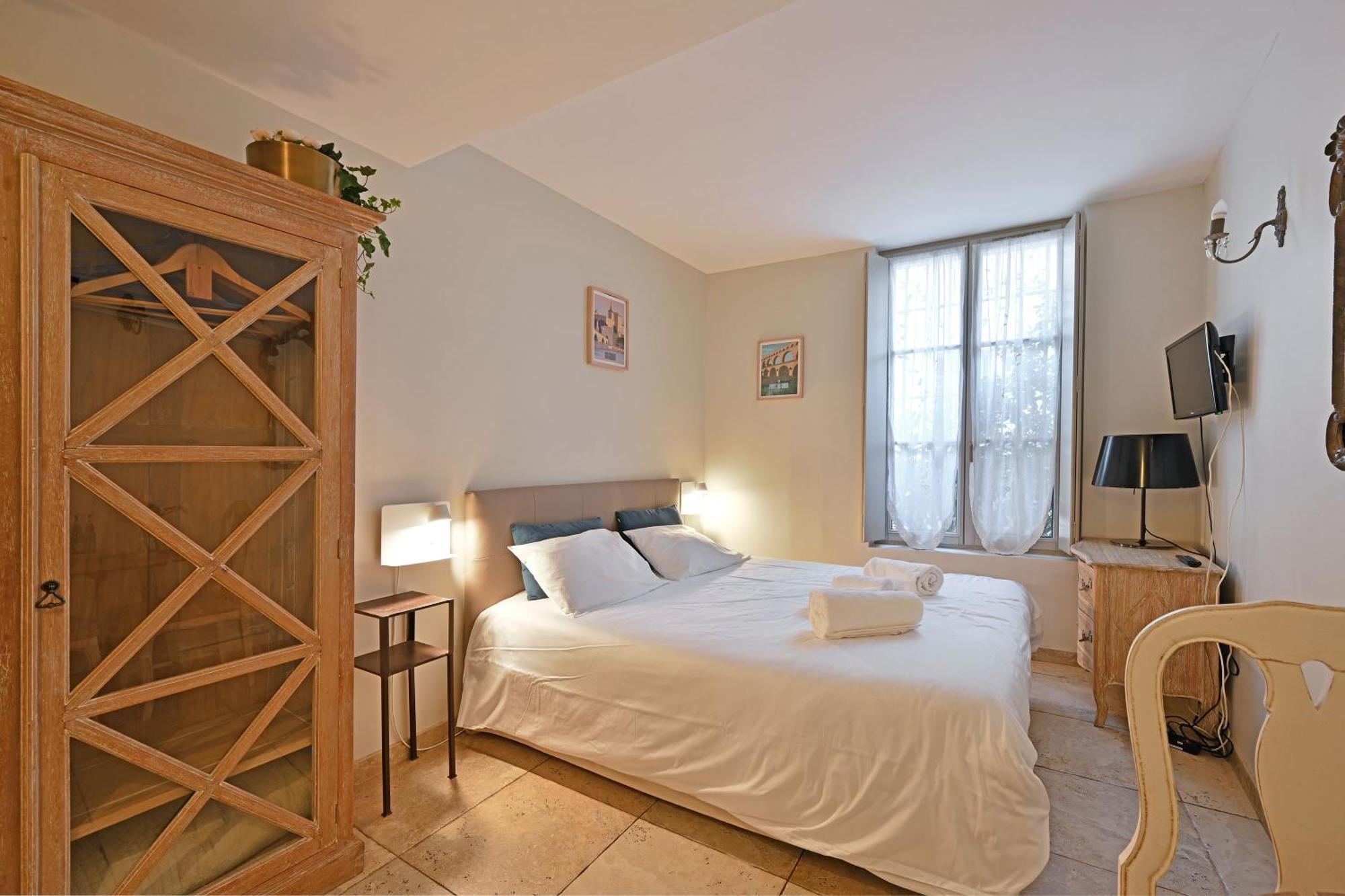 Au Coeur Des Papes, Dans Batisse De Charme Studios & Appartements En Coeur De Ville Avignon Exterior foto