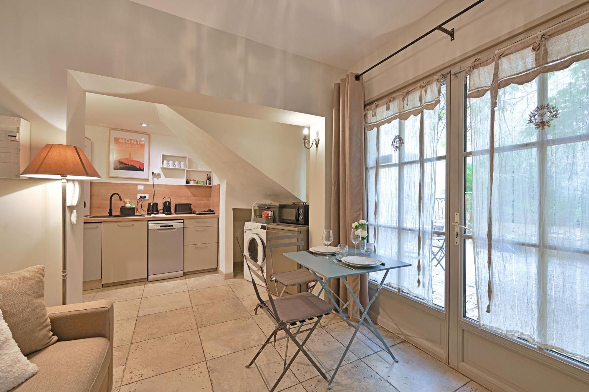 Au Coeur Des Papes, Dans Batisse De Charme Studios & Appartements En Coeur De Ville Avignon Exterior foto